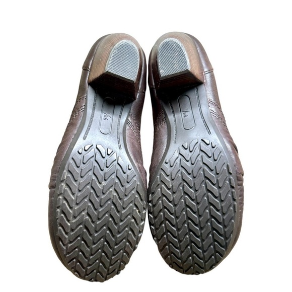 YUU TERESA, BROWN LEATHER, SLOUCH, BOOTIE SHOE. SLIP-ON, ROUND TOE. SIZE 7 1/2M - Picture 5 of 6